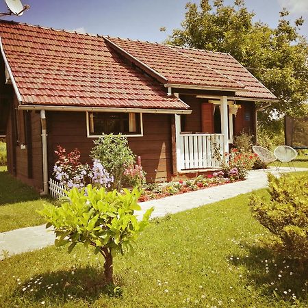 Wooden House Nela Near Plitvice Lakes สโมลยานัซ ภายนอก รูปภาพ