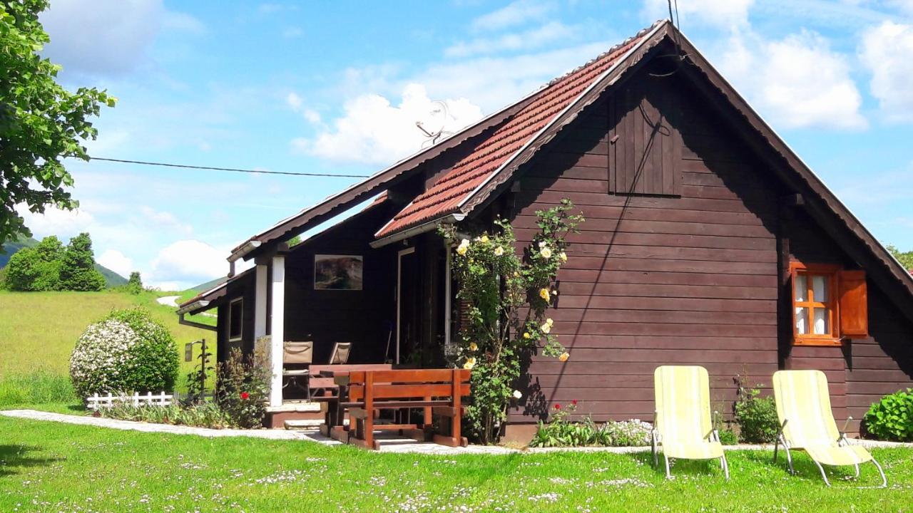 Wooden House Nela Near Plitvice Lakes สโมลยานัซ ภายนอก รูปภาพ