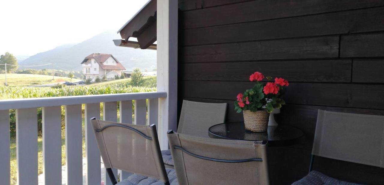 Wooden House Nela Near Plitvice Lakes สโมลยานัซ ภายนอก รูปภาพ