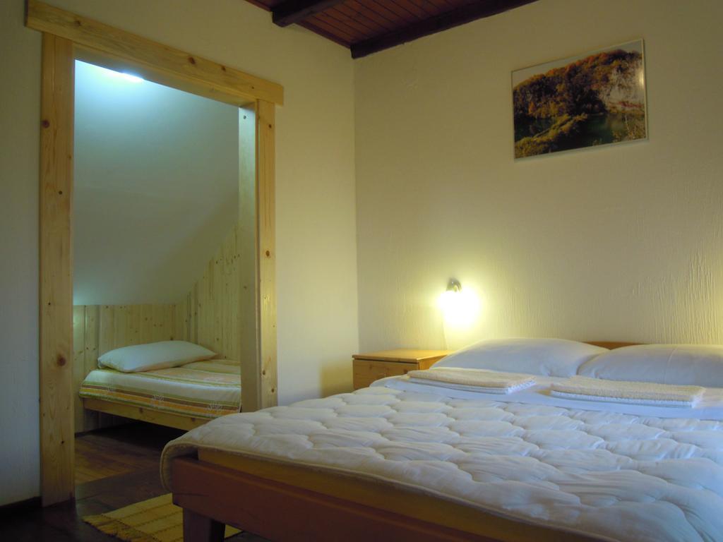 Wooden House Nela Near Plitvice Lakes สโมลยานัซ ห้อง รูปภาพ