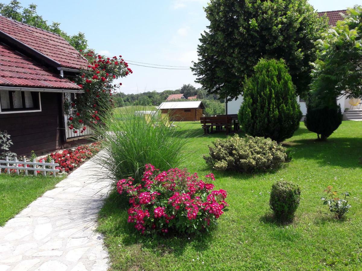 Wooden House Nela Near Plitvice Lakes สโมลยานัซ ภายนอก รูปภาพ